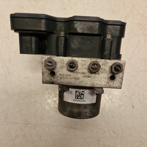 Mercedes Sprinter ABS Pump A9079002504 (109) - Image 2