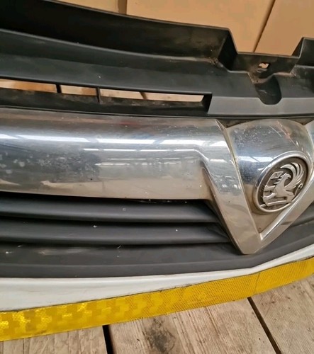 Vauxhall Vivaro 2006-2014 Front Grille (64) - Image 8