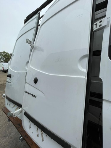 Mercedes Sprinter W906 (2007-2018) Rear Door Left Side N/S BREAKING - Image 6
