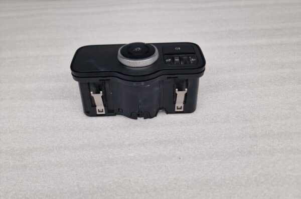 Mercedes Sprinter  Headlight Control Switch  Panel A9079053302 (11) - Image 2