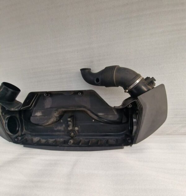 BMW X5 F15 Air Intake Filter Housing 70557338 (115) - Image 7