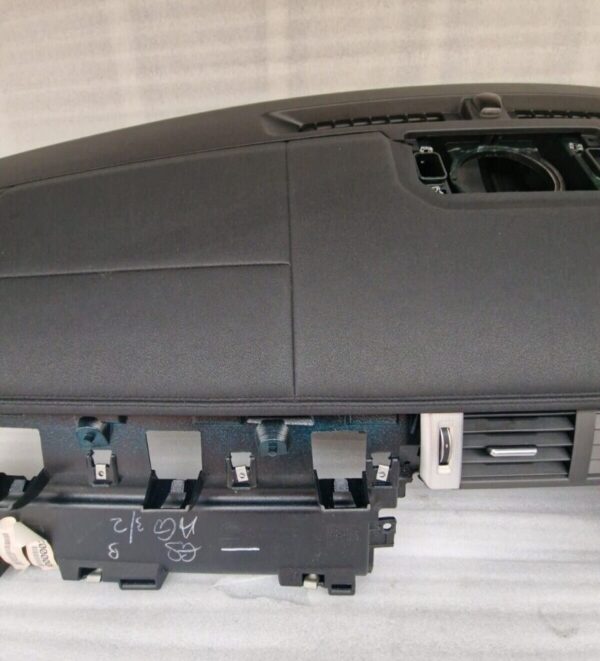 Range Rover Evoque  (2016) Front Dashboard Panel BJ3204320 (207) - Image 4