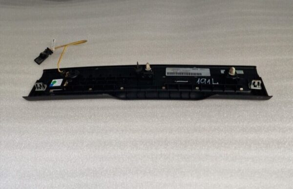 Range Rover Evoque Front Left  ILLUMINATED  Door Panel BJ3213201 (191) Scratches - Image 4