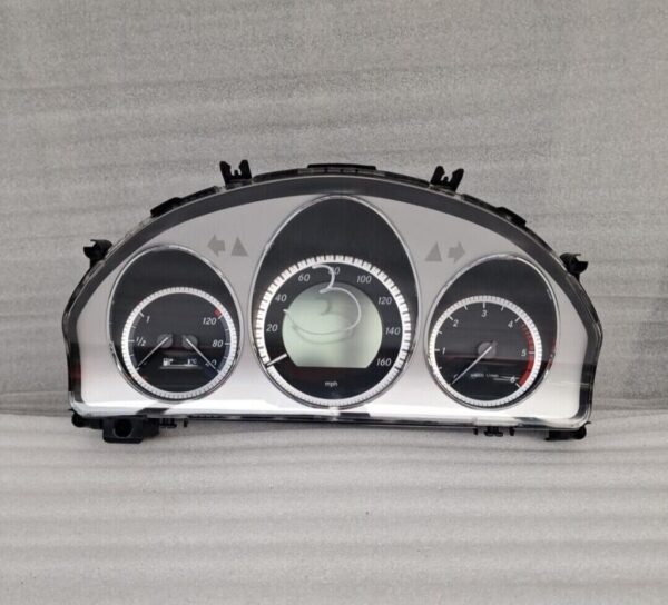 Mercedes C-Class (2007-2015) Speedometer Cluster A2049002705 (3) Scratches