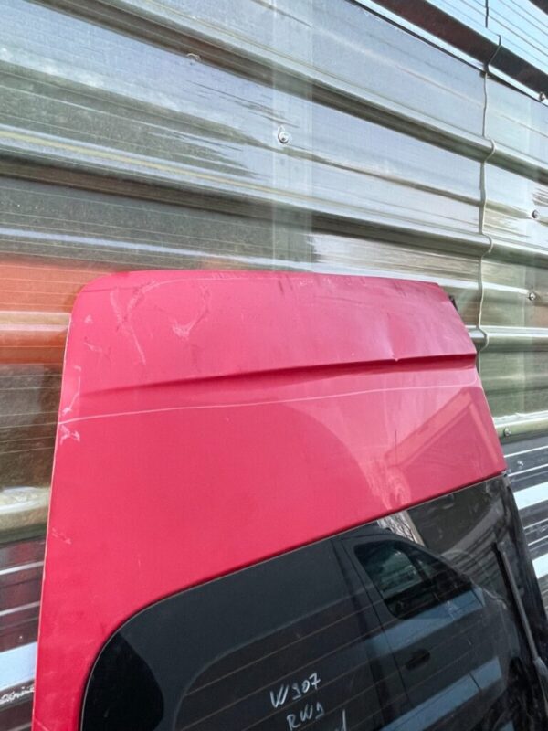 Mercedes Sprinter W907 RWD Rear Door With Glass Damaged In Red BREAKING - Image 3