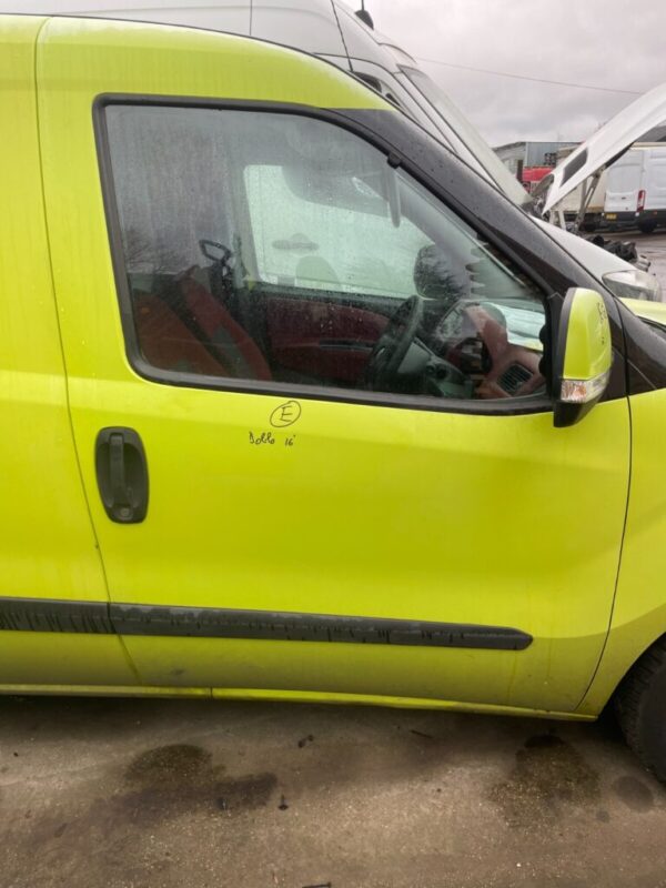 Fiat Doblo 13-On Front Door Right Side O/S With Mirror BREAKING