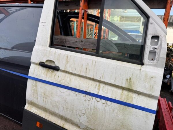 Volkswagen Crafter/MAN TGE 2018 2024 Front Door Right Side O/S BREAKING - Image 4