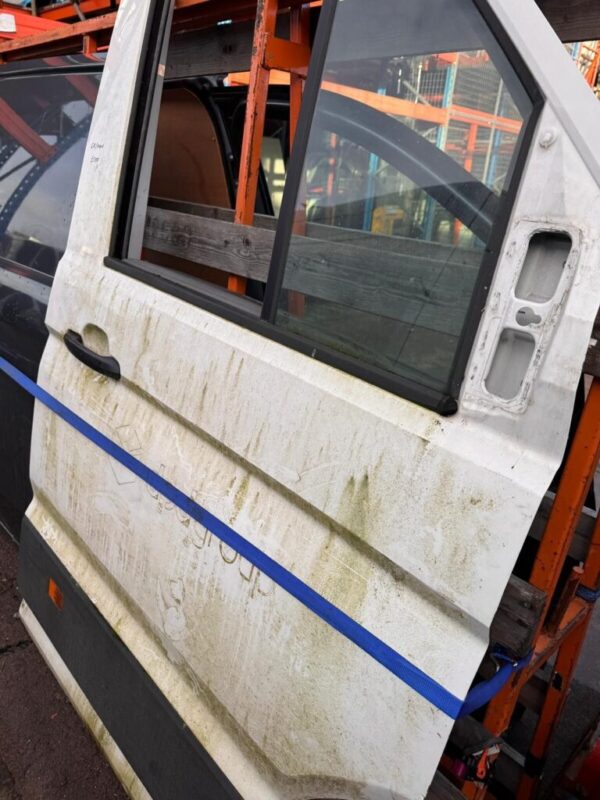 Volkswagen Crafter/MAN TGE 2018 2024 Front Door Right Side O/S BREAKING - Image 9