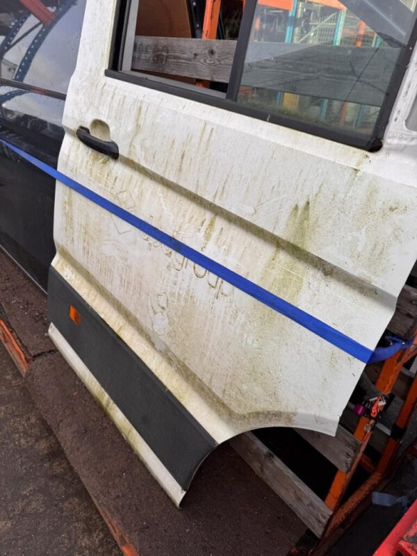 Volkswagen Crafter/MAN TGE 2018 2024 Front Door Right Side O/S BREAKING - Image 10
