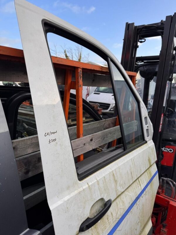 Volkswagen Crafter/MAN TGE 2018 2024 Front Door Right Side O/S BREAKING - Image 11