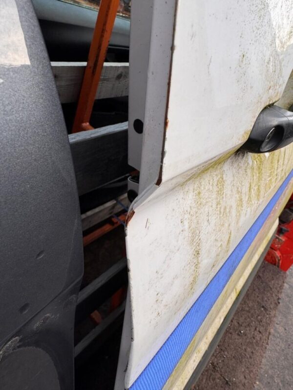 Volkswagen Crafter/MAN TGE 2018 2024 Front Door Right Side O/S BREAKING - Image 15