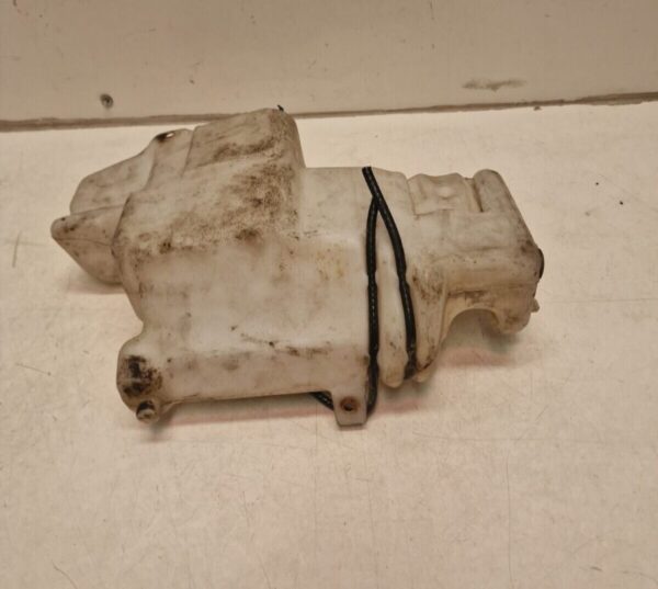 Mercedes Vito Viano Windscreen Washer Bottle 6388691220 (14) - Image 9