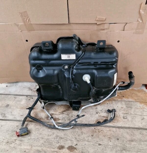 VAUXHALL MOVANO/RENAULT MASTER ADBLUE TANK 172A22038R (35)
