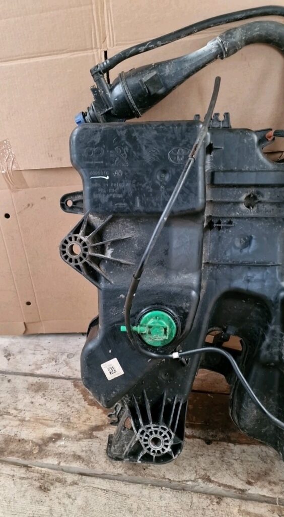 Peugeot Expert/Dispatch/Vivaro/ Proace ADBLUE TANK 4098016 (55) - Image 2