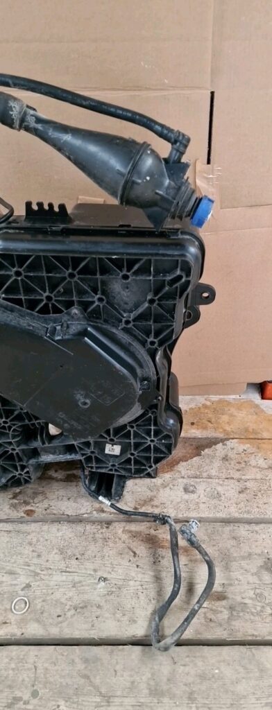 Peugeot Expert/Dispatch/Vivaro/ Proace ADBLUE TANK 4098016 (55) - Image 6