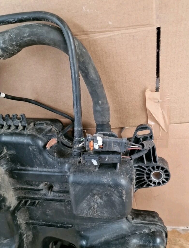 Peugeot Expert/Dispatch/Vivaro/ Proace ADBLUE TANK 4098016 (55) - Image 15