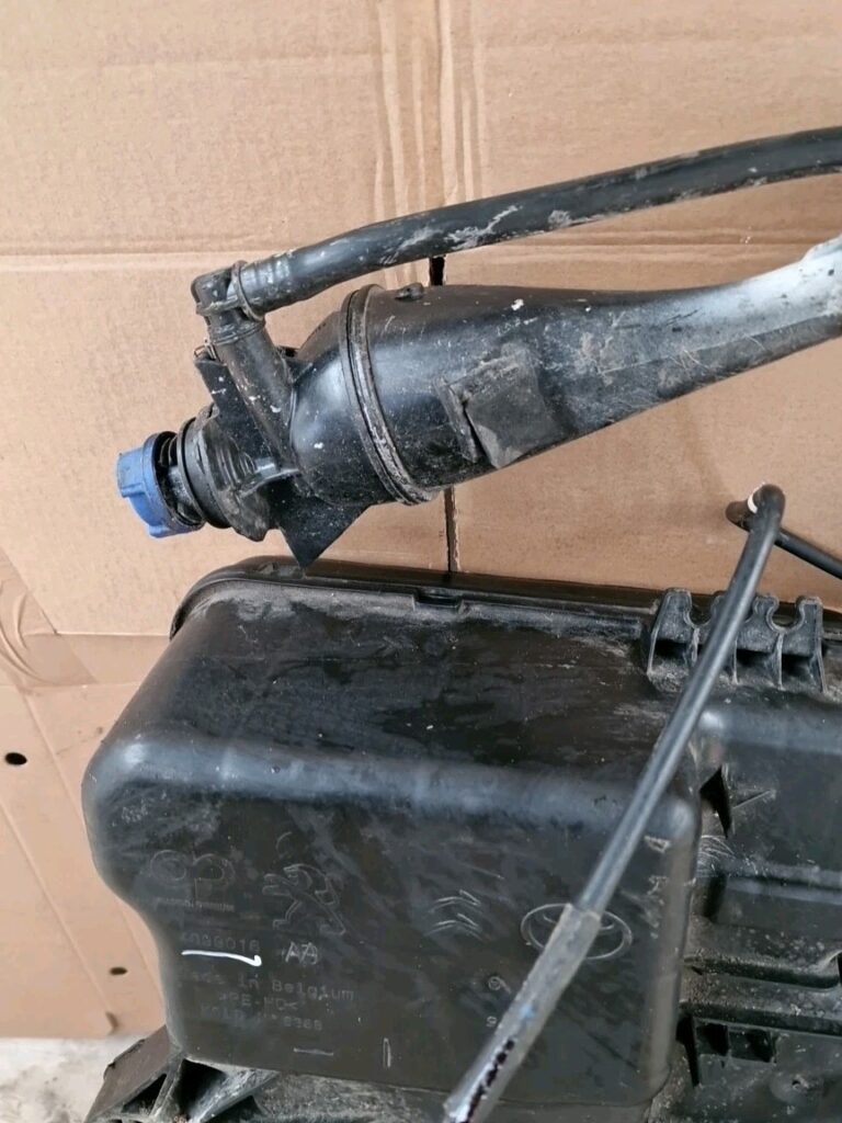 Peugeot Expert/Dispatch/Vivaro/ Proace ADBLUE TANK 4098016 (55) - Image 16