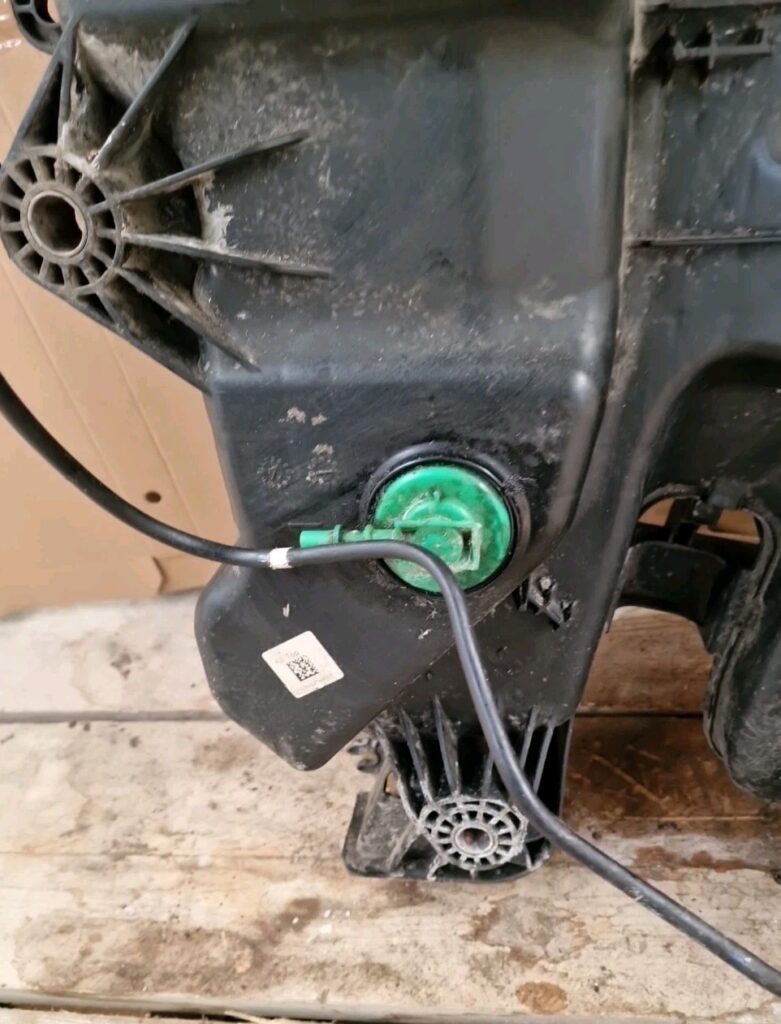 Peugeot Expert/Dispatch/Vivaro/ Proace ADBLUE TANK 4098016 (55) - Image 19