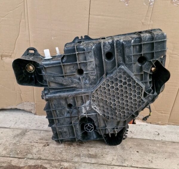 CITROEN DISPATCH (2016-2023) ADBLUE TANK P1001374 (63) - Image 9