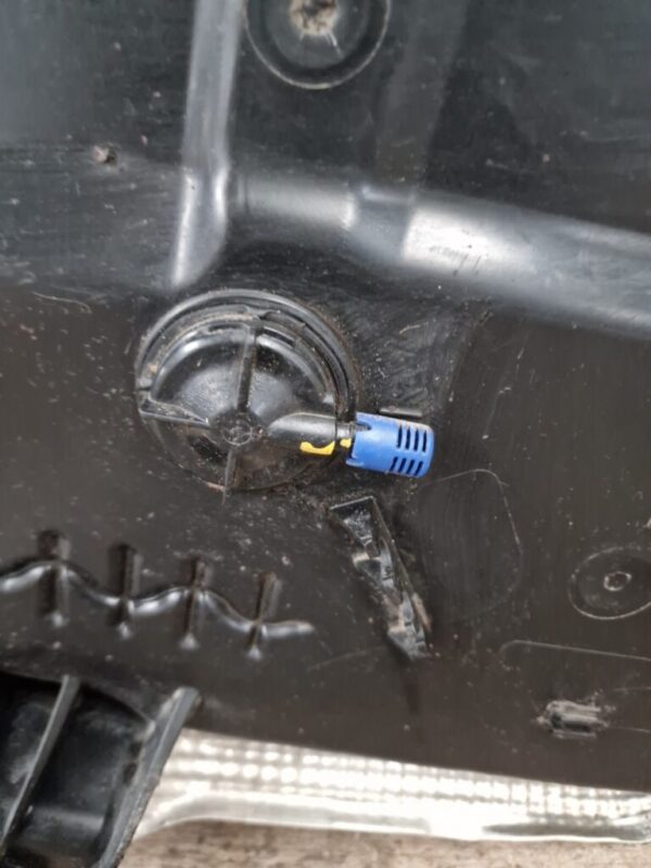 VOLKSWAGEN CRAFTER/MAN TGE 2018-ON ADBLUE TANK 2N0131877 (80) - Image 12