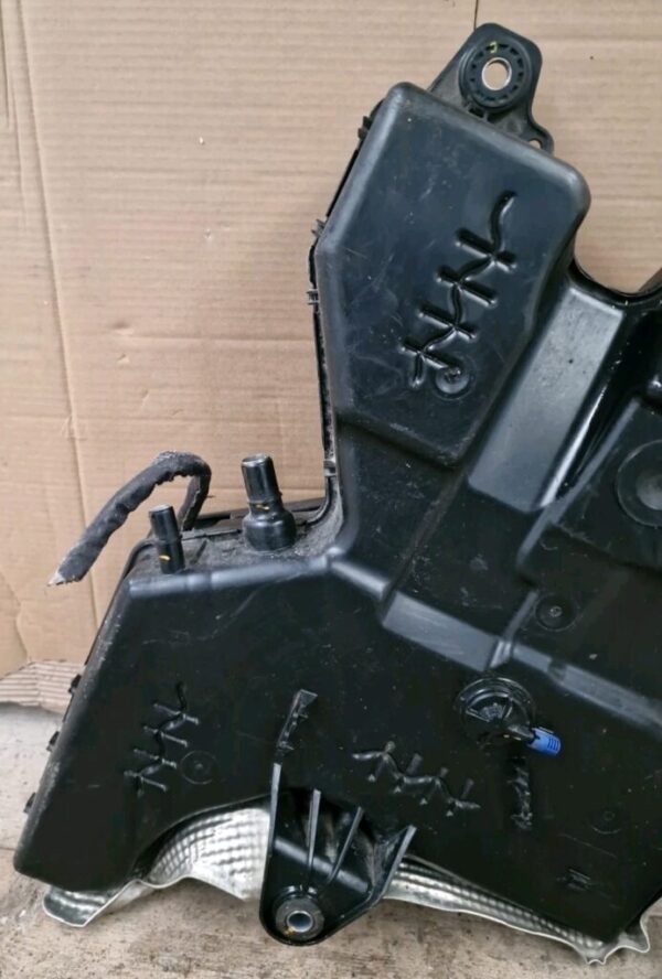 VOLKSWAGEN CRAFTER/MAN TGE 2018-ON ADBLUE TANK 2N0131877 (81) - Image 2