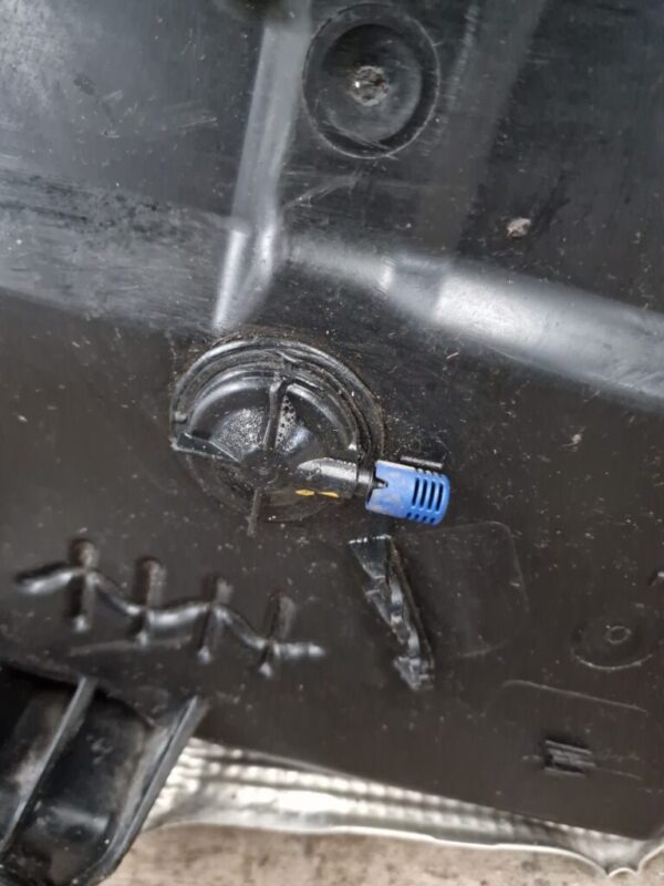 VOLKSWAGEN CRAFTER/MAN TGE 2018-ON ADBLUE TANK 2N0131877 (81) - Image 5