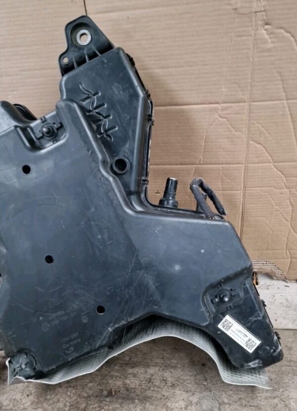 VOLKSWAGEN CRAFTER/MAN TGE 2018-ON ADBLUE TANK 2N0131877 (81) - Image 9