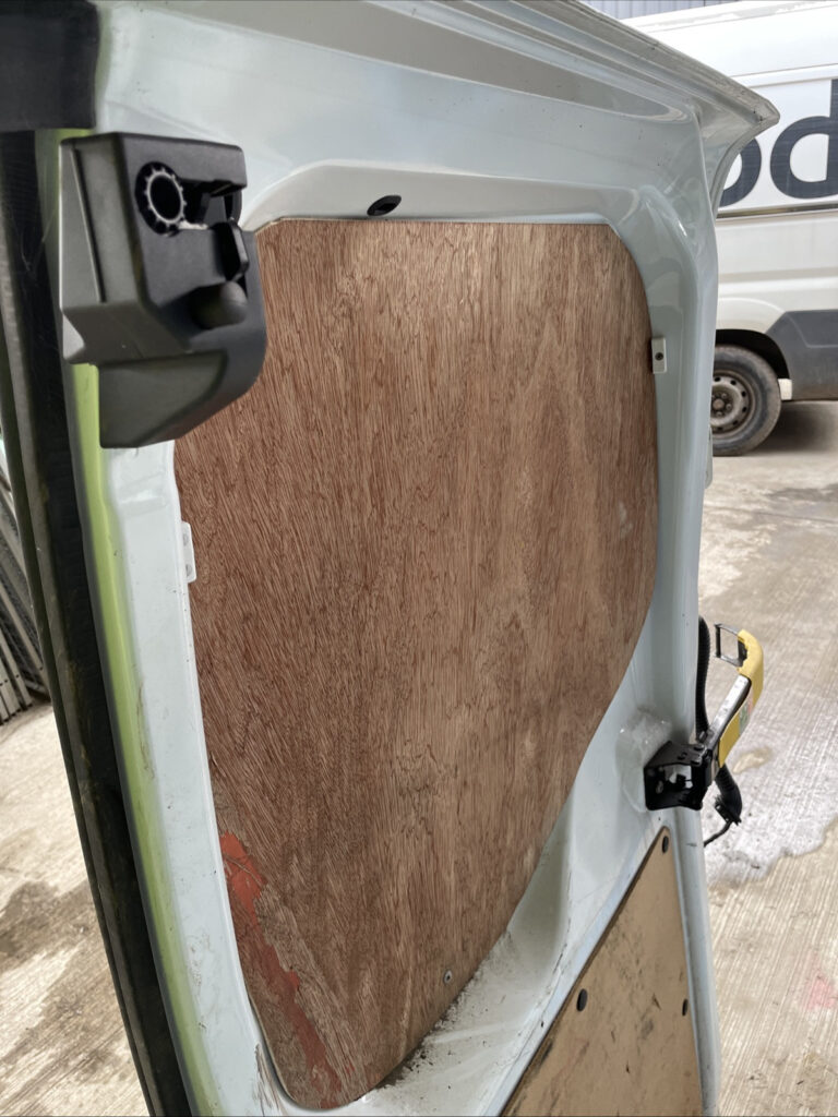 Ford Transit Custom Rear Door Left Side N/S - Image 19
