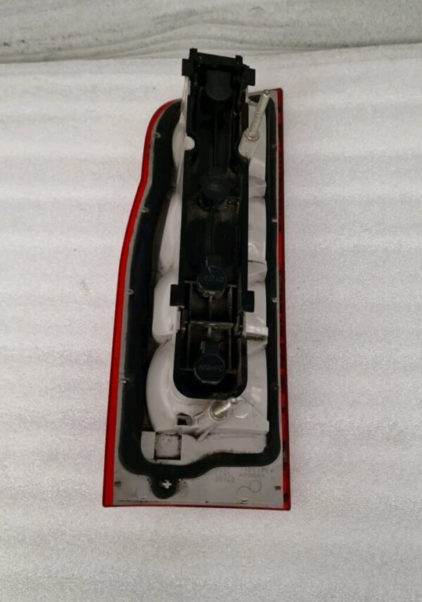 Ford Transit MK7 Right Side Rear Light  (16) Scratches - Image 13