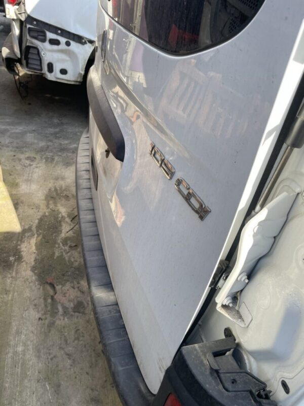 Mercedes Citan Tailgate Boot Lid In White With Glass Complete - Image 8