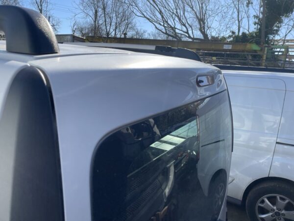 Mercedes Citan Tailgate Boot Lid In White With Glass Complete - Image 9