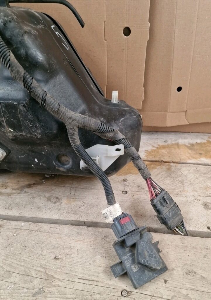 Ford Transit Custom Adblue Tank GK215J228AE (5) - Image 5