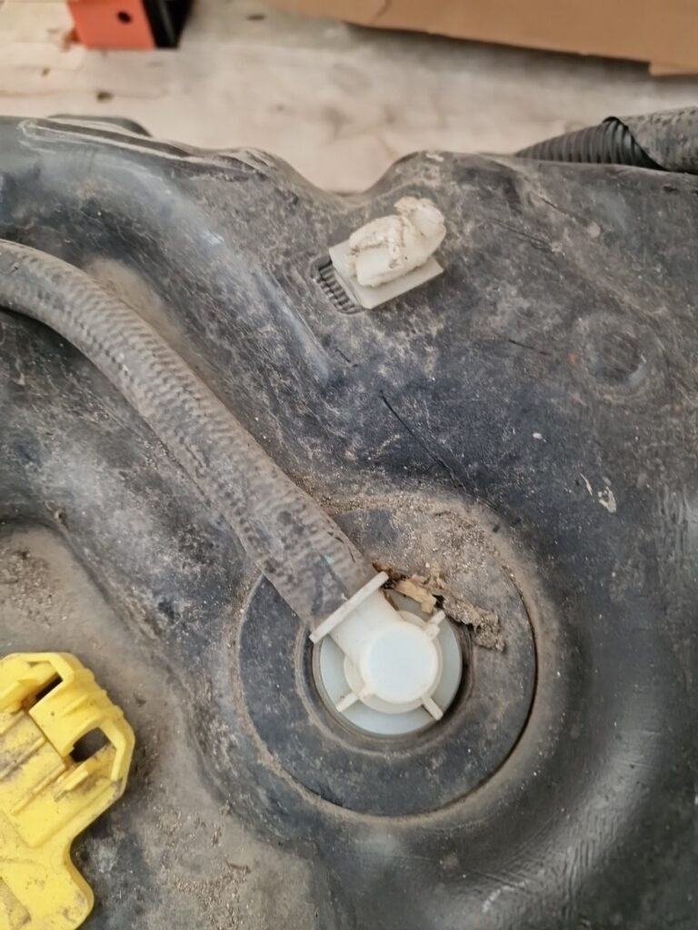 Ford Transit Custom Adblue Tank GK215J228AE (5) - Image 13