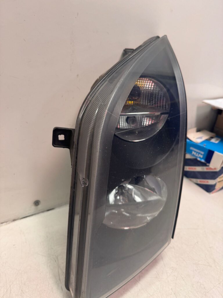 Volkswagen Crafter 2009 Headlight Left Passenger Side SPECIAL PRICE FOR JOE - Image 8