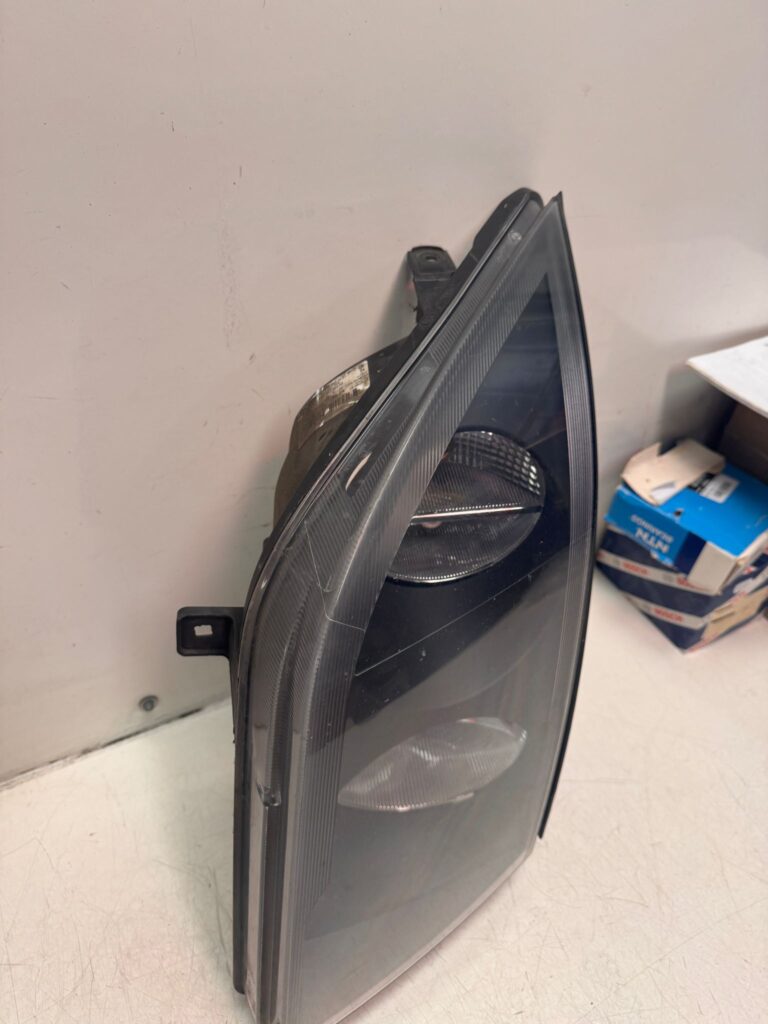 Volkswagen Crafter 2009 Headlight Left Passenger Side SPECIAL PRICE FOR JOE - Image 9