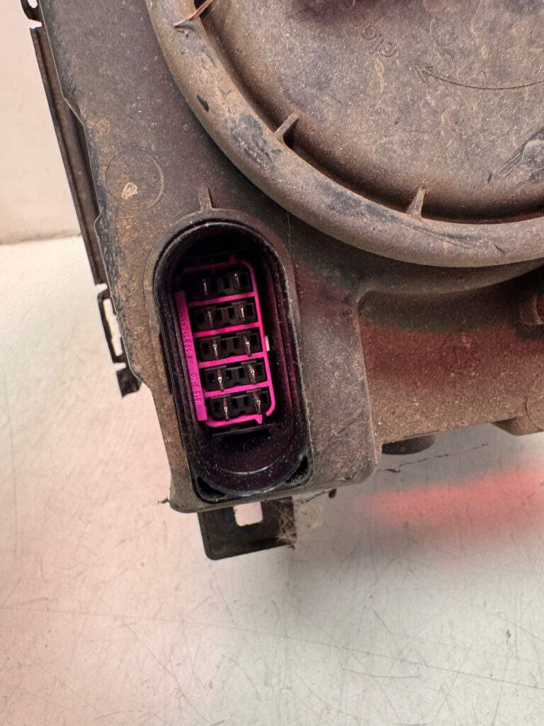 Volkswagen Crafter 2009 Headlight Left Passenger Side SPECIAL PRICE FOR JOE - Image 13