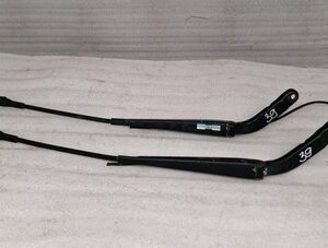 MERCEDES SPRINTER W906 FRONT WINDSCREEN WIPER ARMS PAIR A9068200744 (39)