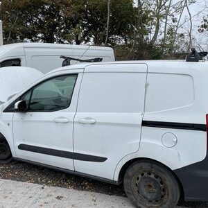 Ford Transit COURIER 2014 2023 Side Loading Door Sliding Door BREAKING