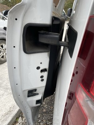 Citroen Berlingo Partner Combo Proace City 2019 ON Left Sliding Door Side Loadin - Image 15