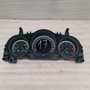 Mercedes C-Class (2011-2014) Speedometer Cluster A2049004809 (17)