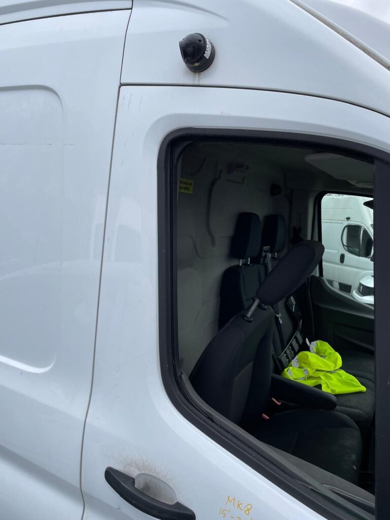 Ford Transit MK8 2015 2023 Front Door Right Side O/S In White BREAKING NO MIRROR - Image 3