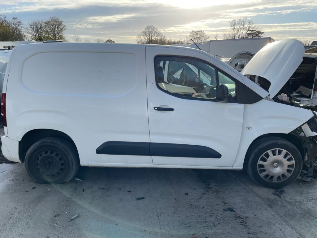 Vauxhall Combo Partner Berlingo 2019 2025 Front Door Right Side O/S White