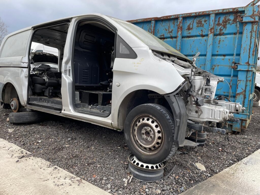 Mercedes Vito V Class Viano 2015 2024 Wing Fender Right Side O/S Silver BREAKING