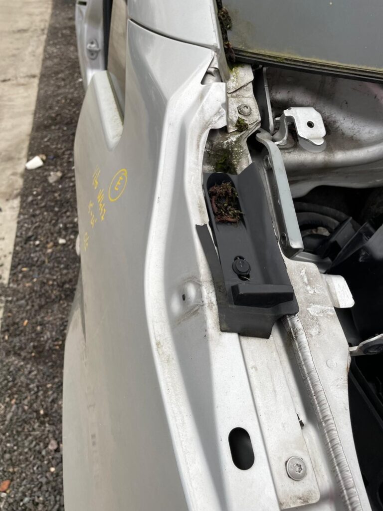 Mercedes Vito V Class Viano 2015 2024 Wing Fender Right Side O/S Silver BREAKING - Image 6