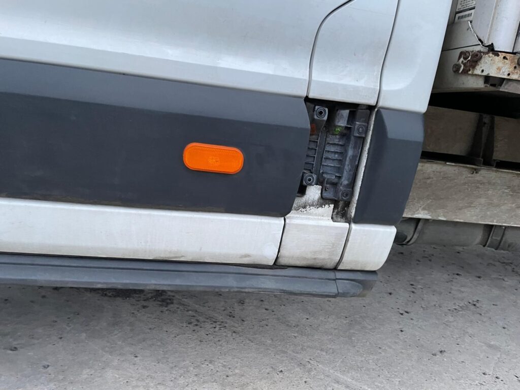 Ford Transit MK8 2015 2024 Front Door Left Side N/S In White NO MIRROR BREAKING - Image 7