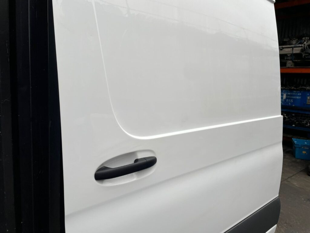 Mercedes Sprinter W907 W910 2018 2025 Side Loading Door Sliding Door BREAKING - Image 8