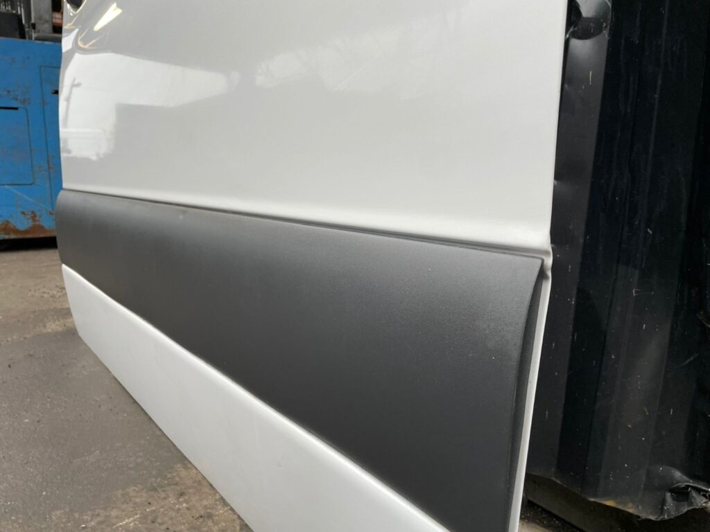 Mercedes Sprinter W907 W910 2018 2025 Side Loading Door Sliding Door BREAKING - Image 18