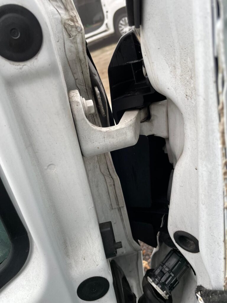 Ford Transit MK8 2015 2025 Front Door Left Side N/S BREAKING NO MIRROR - Image 12