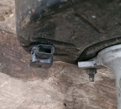 Mercedes Sprinter Brake Master Cylinder A9104300100 (134) - Image 10