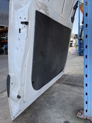 Mercedes Sprinter W907 W910 2019 2022 Side Loading Door Sliding Door BREAKING - Image 17